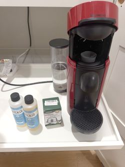 Nespresso Vertuo Machine by De'Longhi, Red, Works Perfectly, With Extras