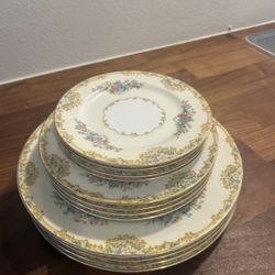 Noritake China Plate Set