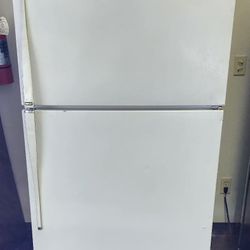 Hotpoint Refrigerator 20.6 Cu. Ft. Fridge