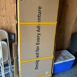 Oedro 5ft Bed, Soft Tri-fold truck bed tonneau cover, with track rail system.