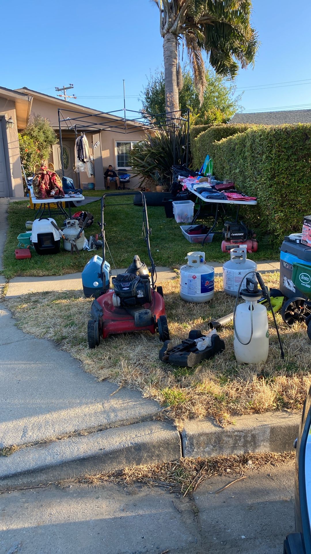 Yard Sale Nichols Ave 1479