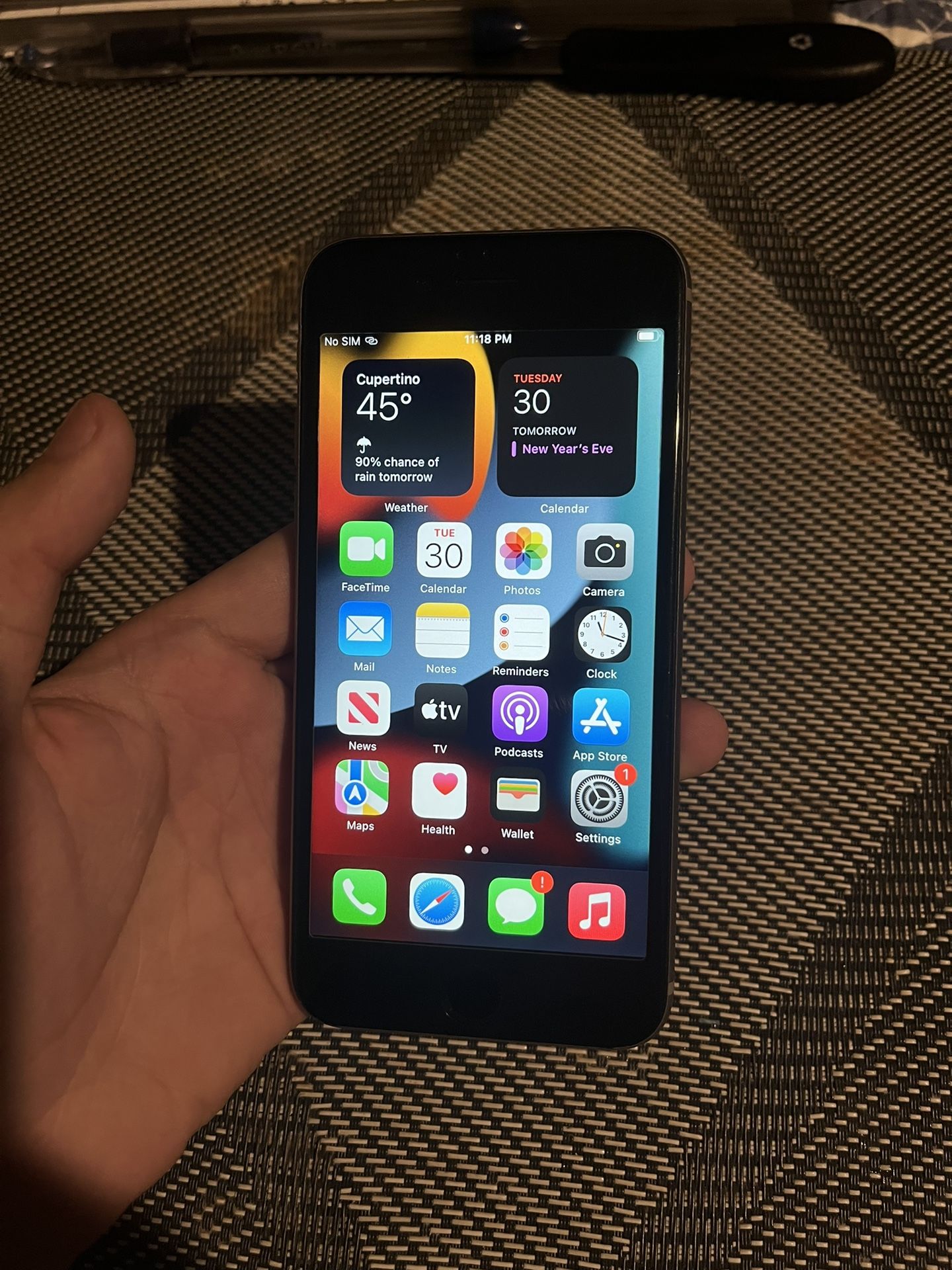 iphone 6s (READ DESCRIPTION)