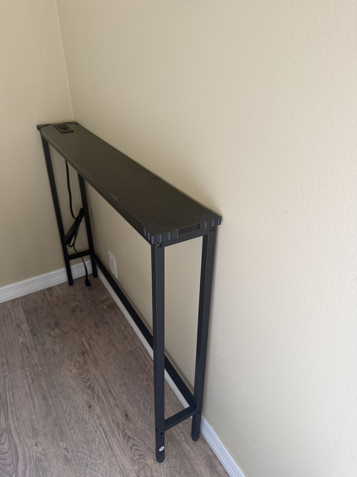 Narrow Sofa Console Table with Outlets & USB – 39.4” Black Metal Frame Behind-Couch Charging Table