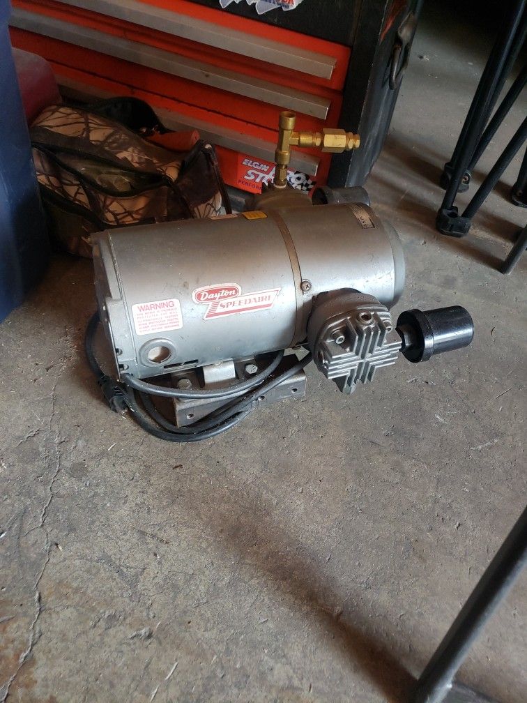 Dayton Speedaire Compressor