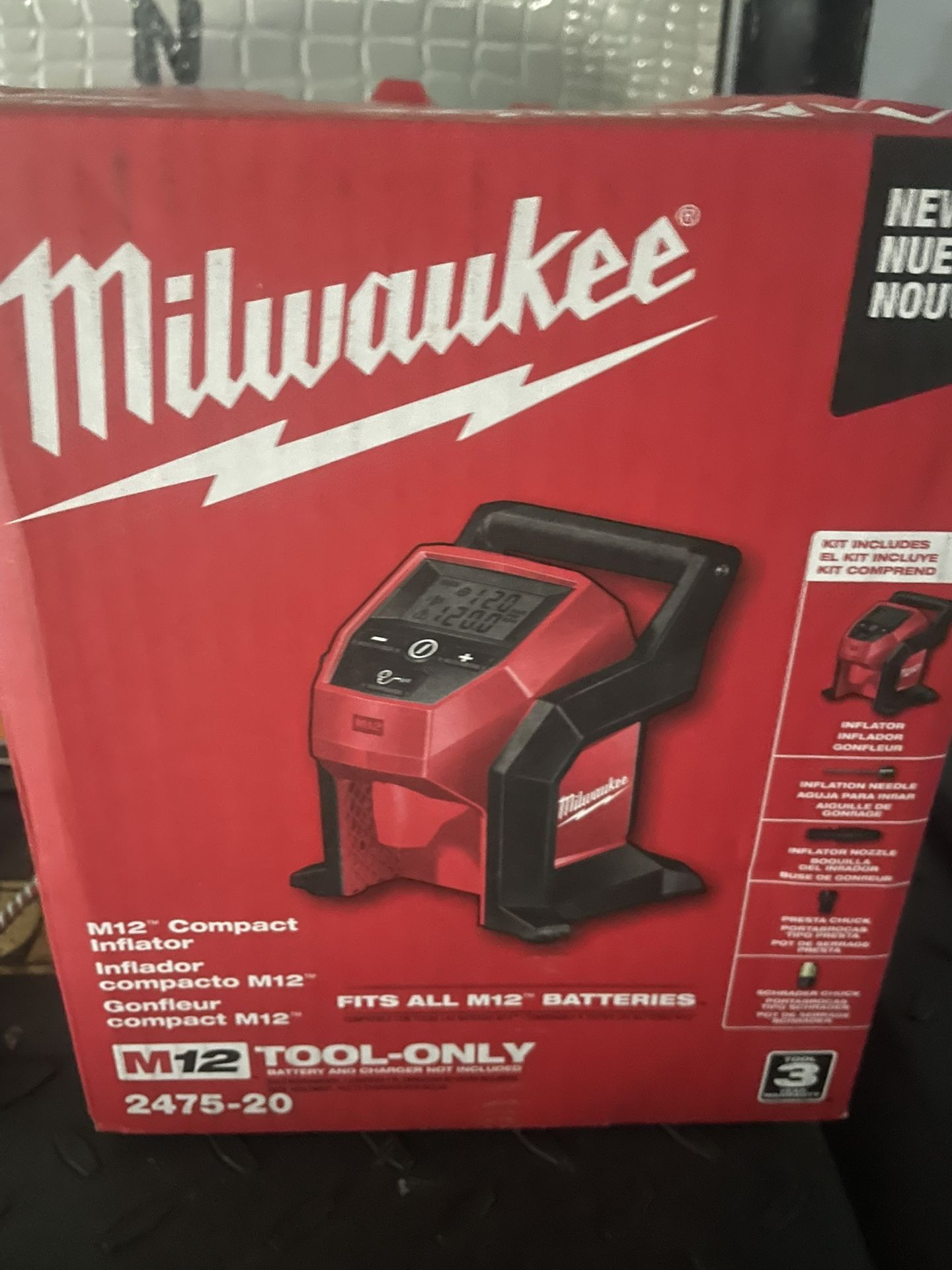 Milwaukee M12 Compact Inflator