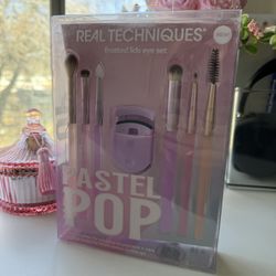 Real Techniques Makeup Brush Set