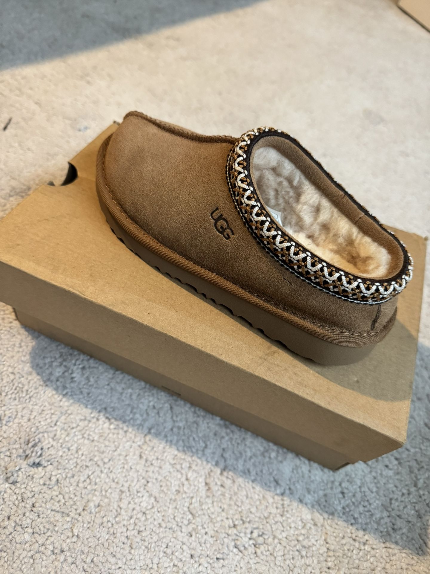 Brand New Kids Tasman UGG