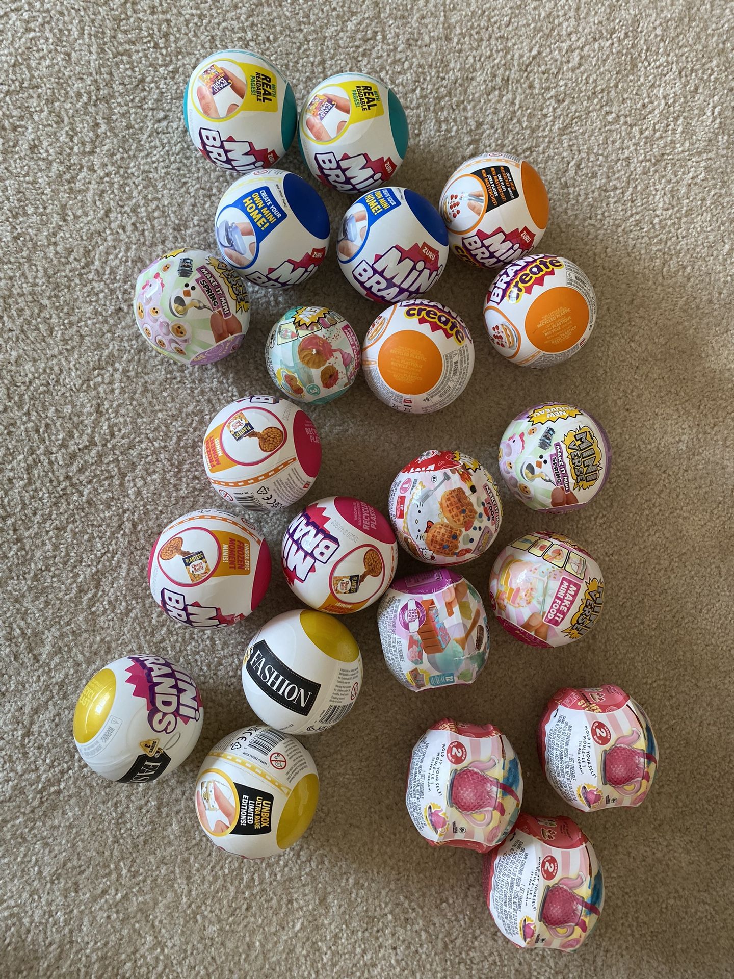Lot of 22 mini balls (sealed/unopened)