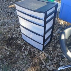 Sterlilte Storage Container With 5 Drawers Like New Large 