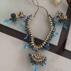 Neckless Set With Earrings 