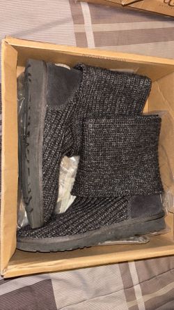 UGG Women's Classic Cardy boots in a grey knit fabric Size 8