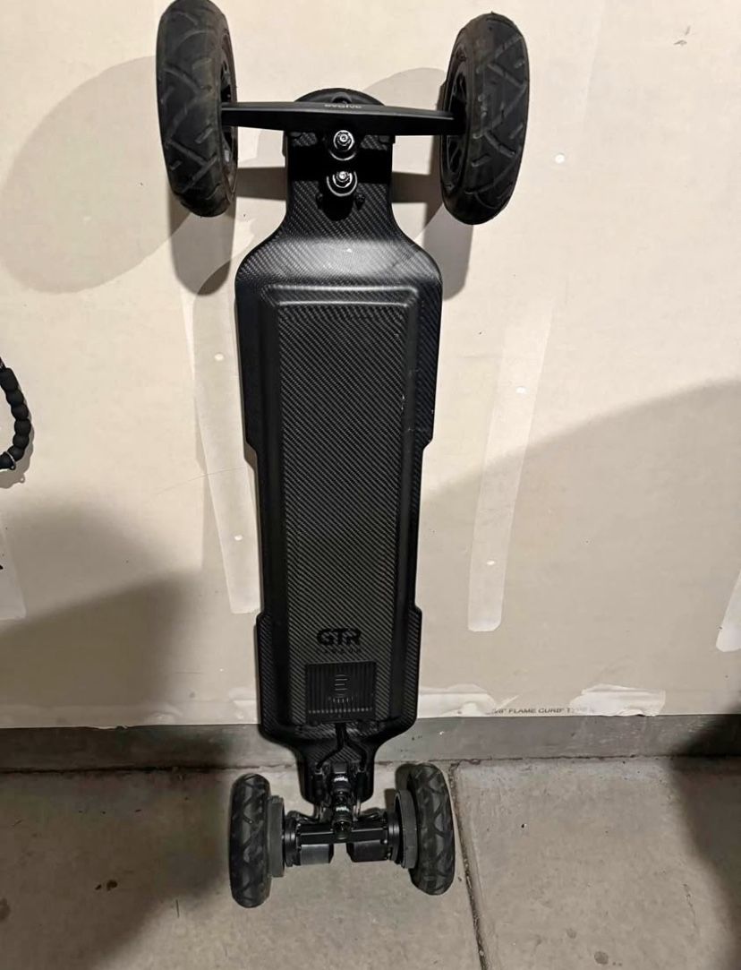 .Envolve GTR Carbon’Skateboard.