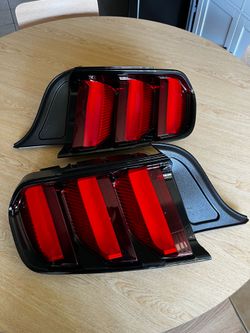 2015-17 Mustang tail lamps OEM