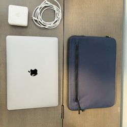 MacBook Pro 13” 2020 1TB HD