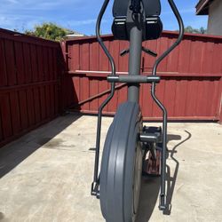 Nordic Track Elite 1300, Elliptical Exercise.