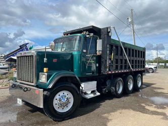 Dump truck