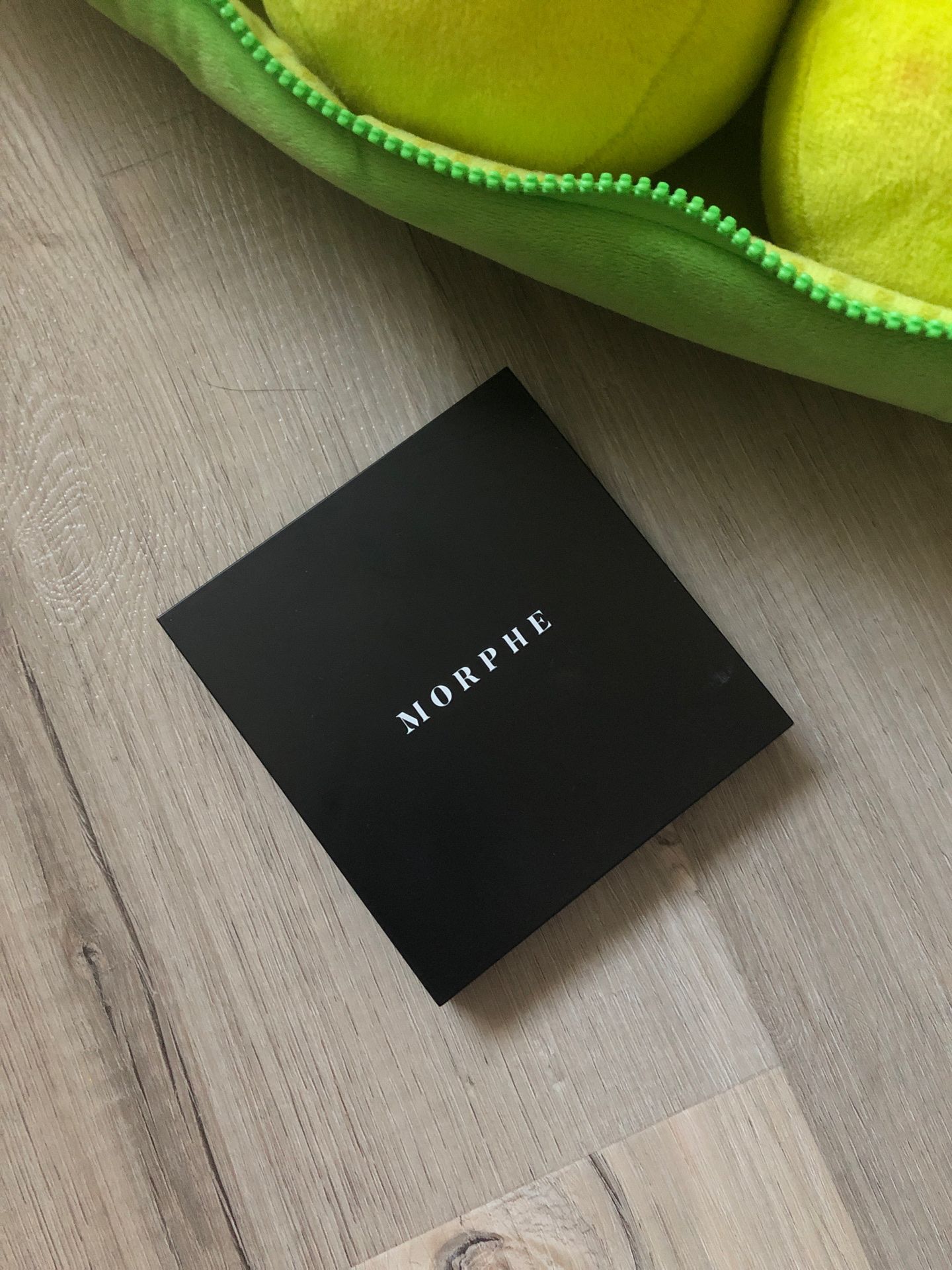 Morphe 9B palette bronzed babe eyeshadow palette