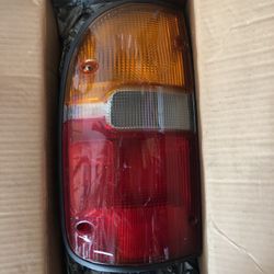 Toyota Rae Left Back Light