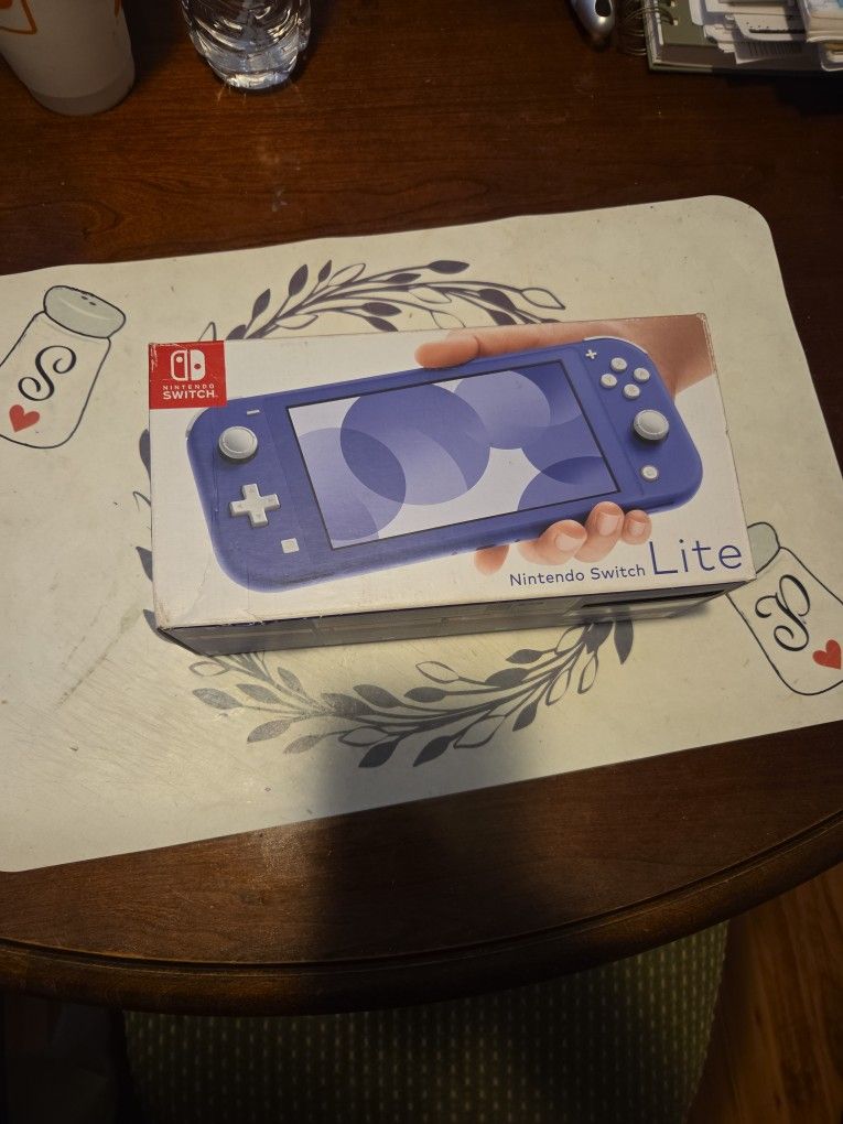  Nintendo Switch Lite  (Used)