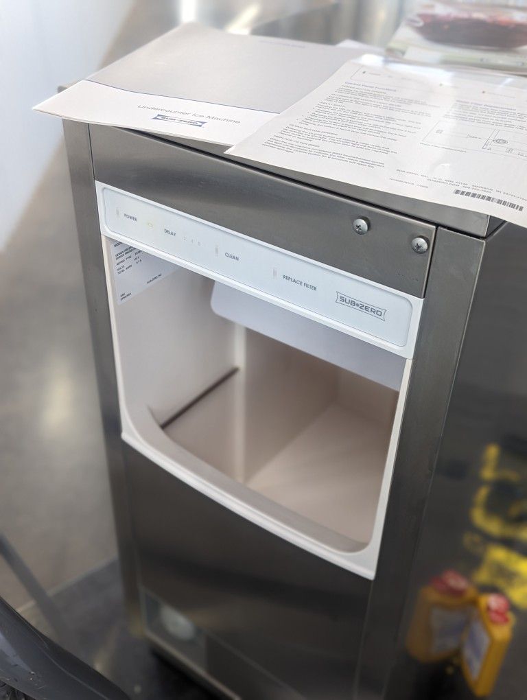 SubZero Ice Machine UC15IP for Sale in Phoenix, AZ OfferUp