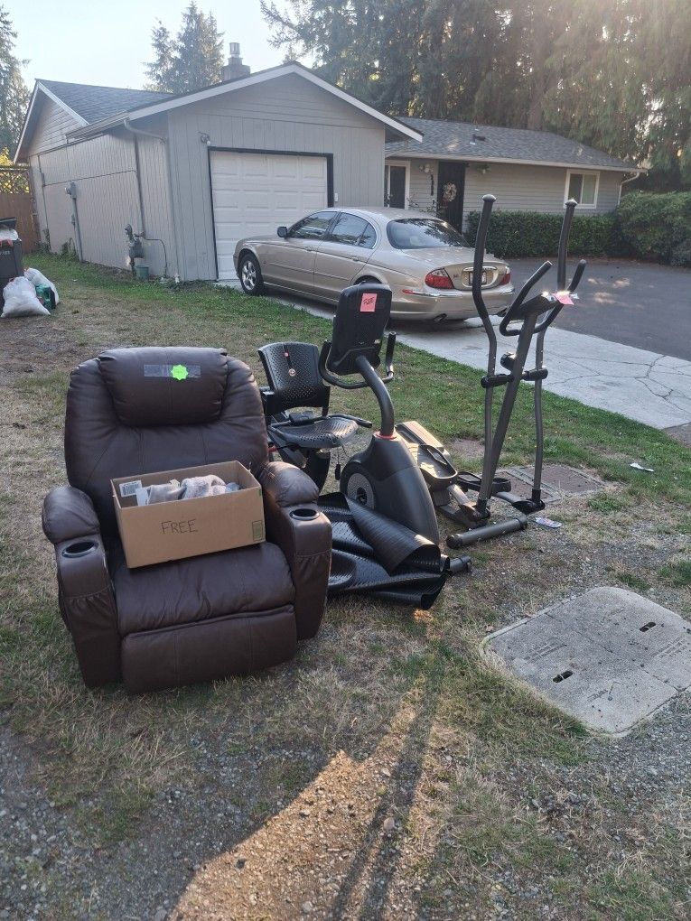 Free Recliner