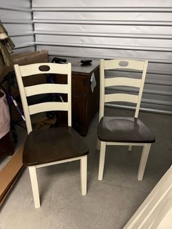 Small Dining Table with 2 Chairs