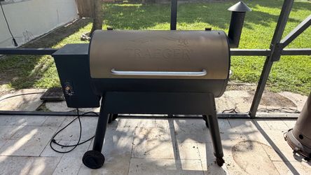 Traeger Pellet Smoker