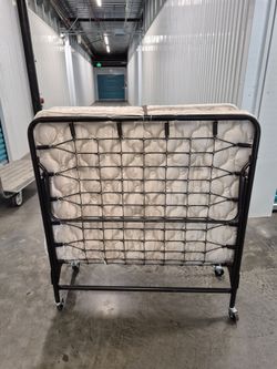 Foldable guest bed