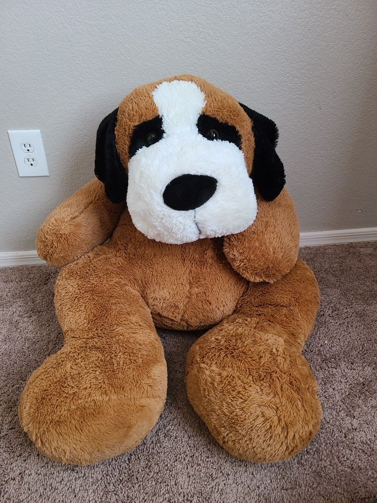 Giant Stuffed Animal / Dog