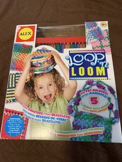 Loop and loom. Has all pieces