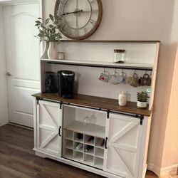 Like New- Hutch/Storage Cabinet 