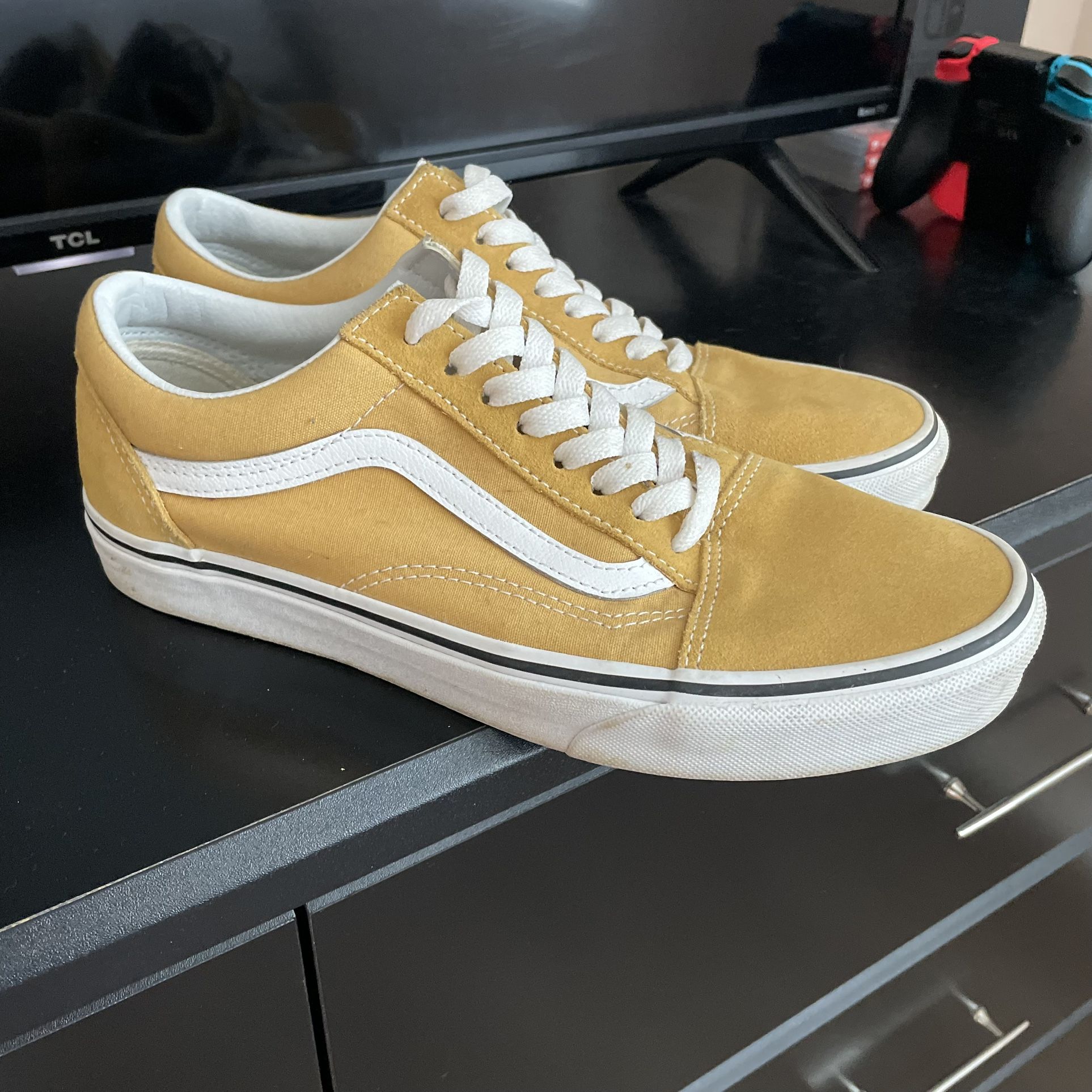 Vans (M 8.5 / W 10)