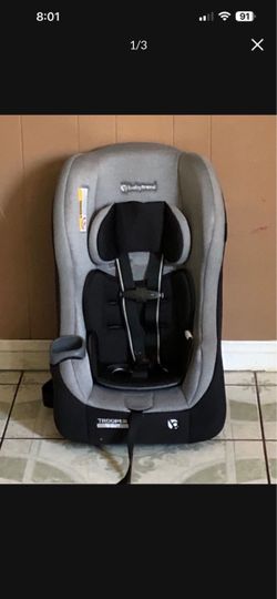 LIKE NEW BABY TREND CONVERTIBLE CAR SEAT!!!