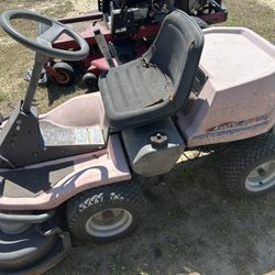 Riding Mower Works Like A Zero Turn