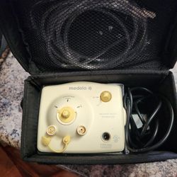 Medela Electric Dual Breast Pump With Carrying Case 