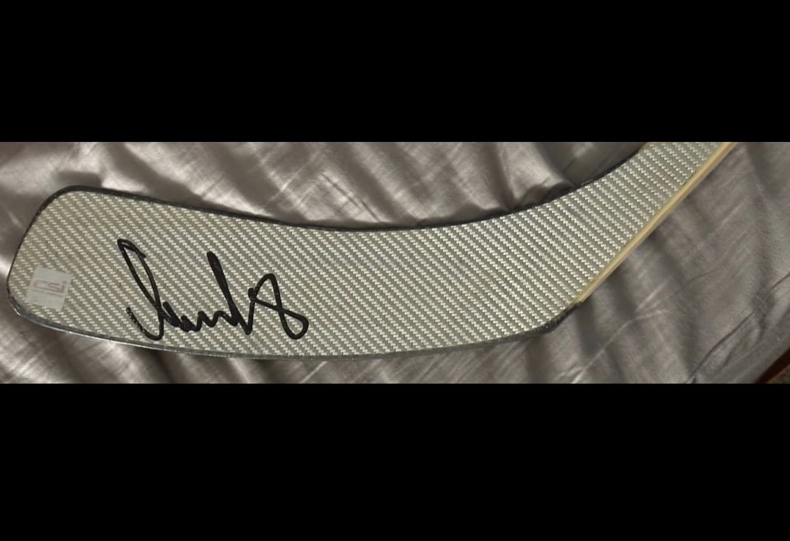 Alexander Ovechkin signed CCM Vector Surround Grip Fiber stick with CSI COA