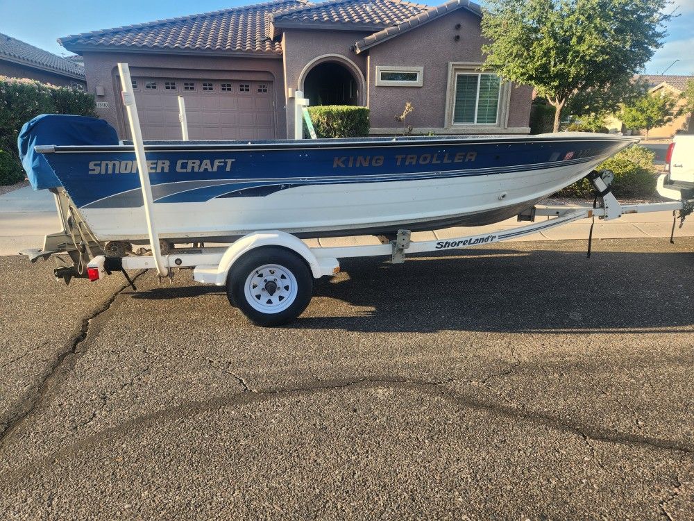 Smokercraft Fishing Boat 17' 1995