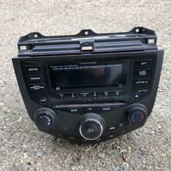 2003-2007 Honda Accord Radio Receiver AM-FM-6 CD 6 Disc.