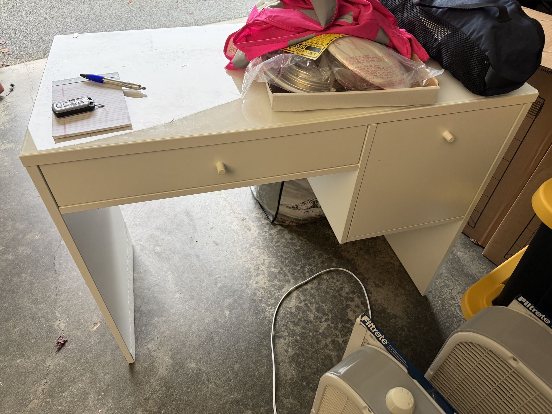 Free vanity Table