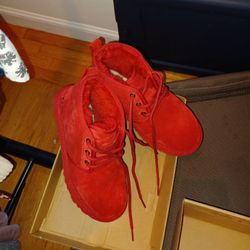 Ugg Neumel Sambra Red Size 5.5 Youth (7.5 Womens)