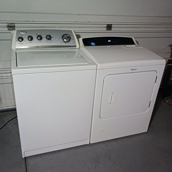 Whirlpool Washer And Whirlppol Cabrio Gas Dryer Excellent Working Condition