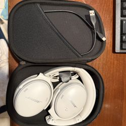 Bose QC45 Wireless Headphones 