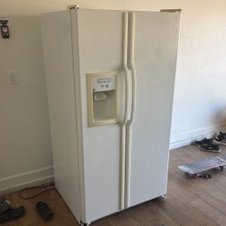 Refrigerator 