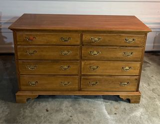ETHAN ALLEN 8 DRAWERS DRESSER