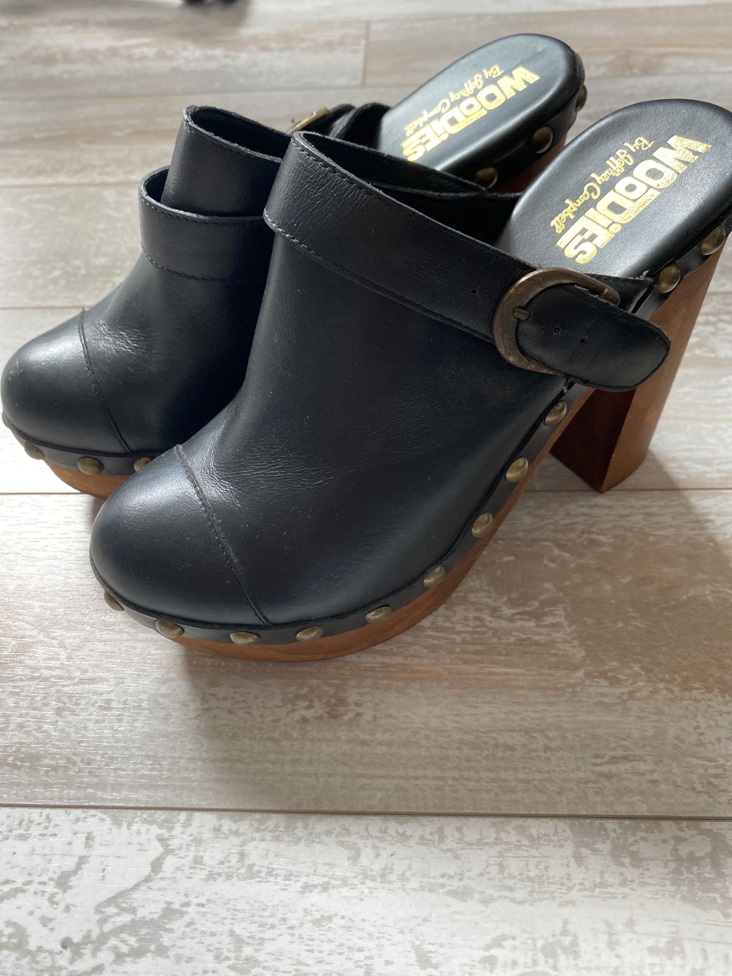 Woodies By Jeffrey Campbell Platform Clogs Size