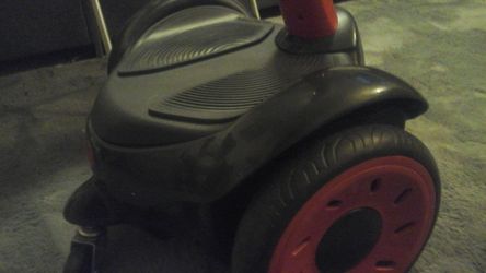 Stand up ride on 12v rechargeable kids stand on and ride used only 2 time like new for kids 5 and up paid $149. Asking $75.