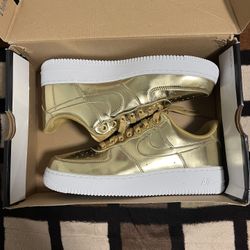 Nike Air Force 1 Low Metallic Gold Women’s Edition