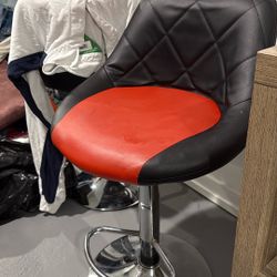 2 Bar Stools 