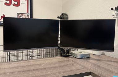 Samsung Monitors & dual arm desk mount