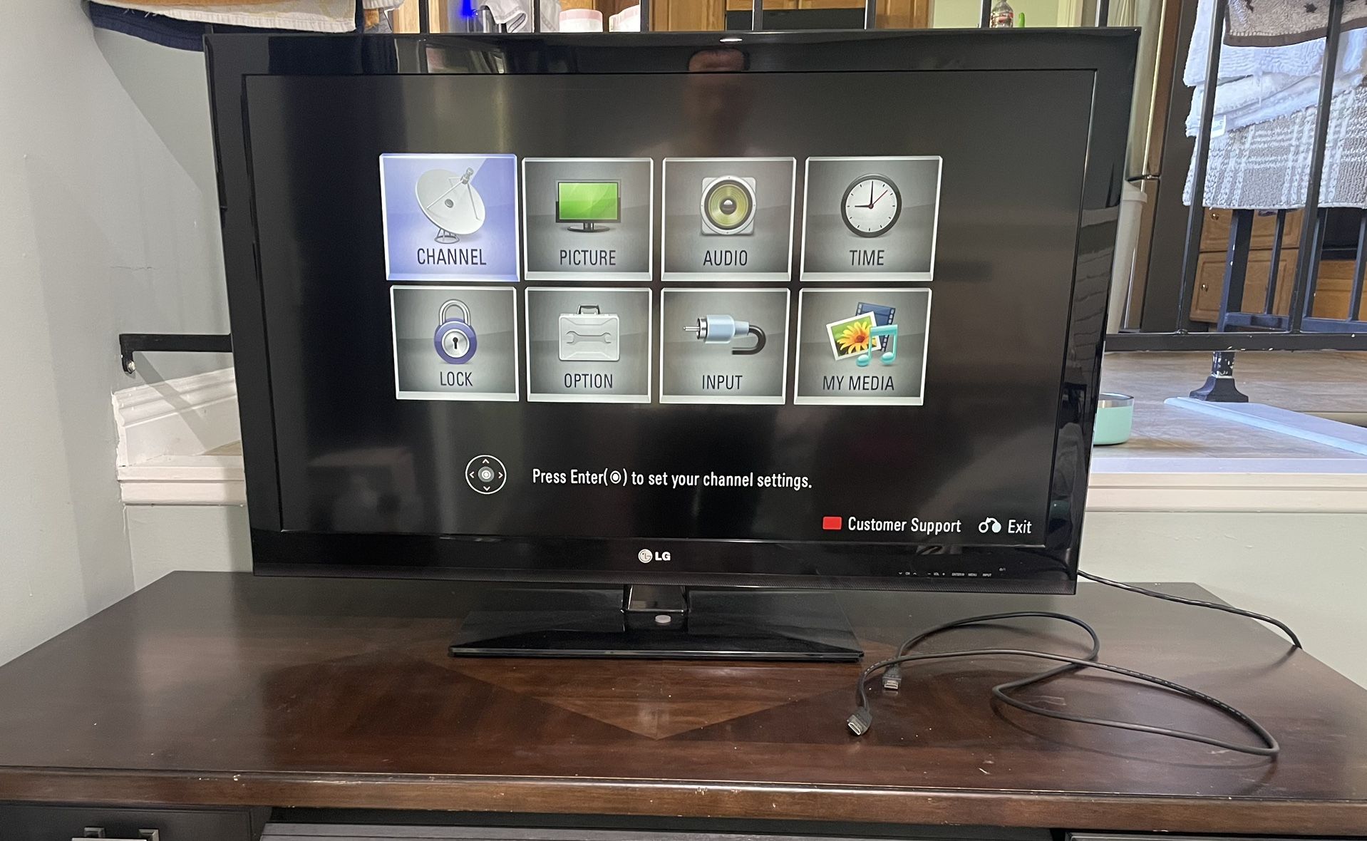 42 Inch LG TV